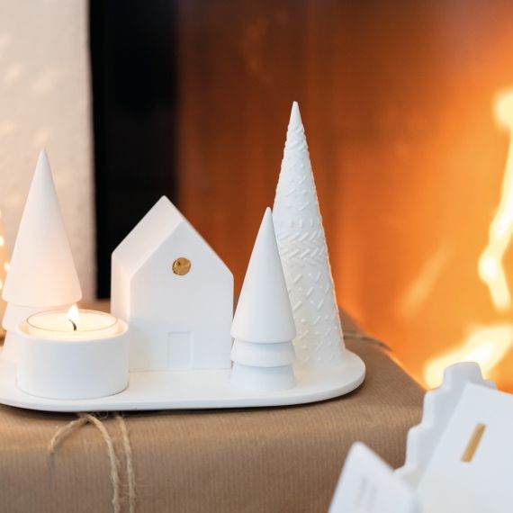 Winter fairy tale candle holder forest hut wheels  