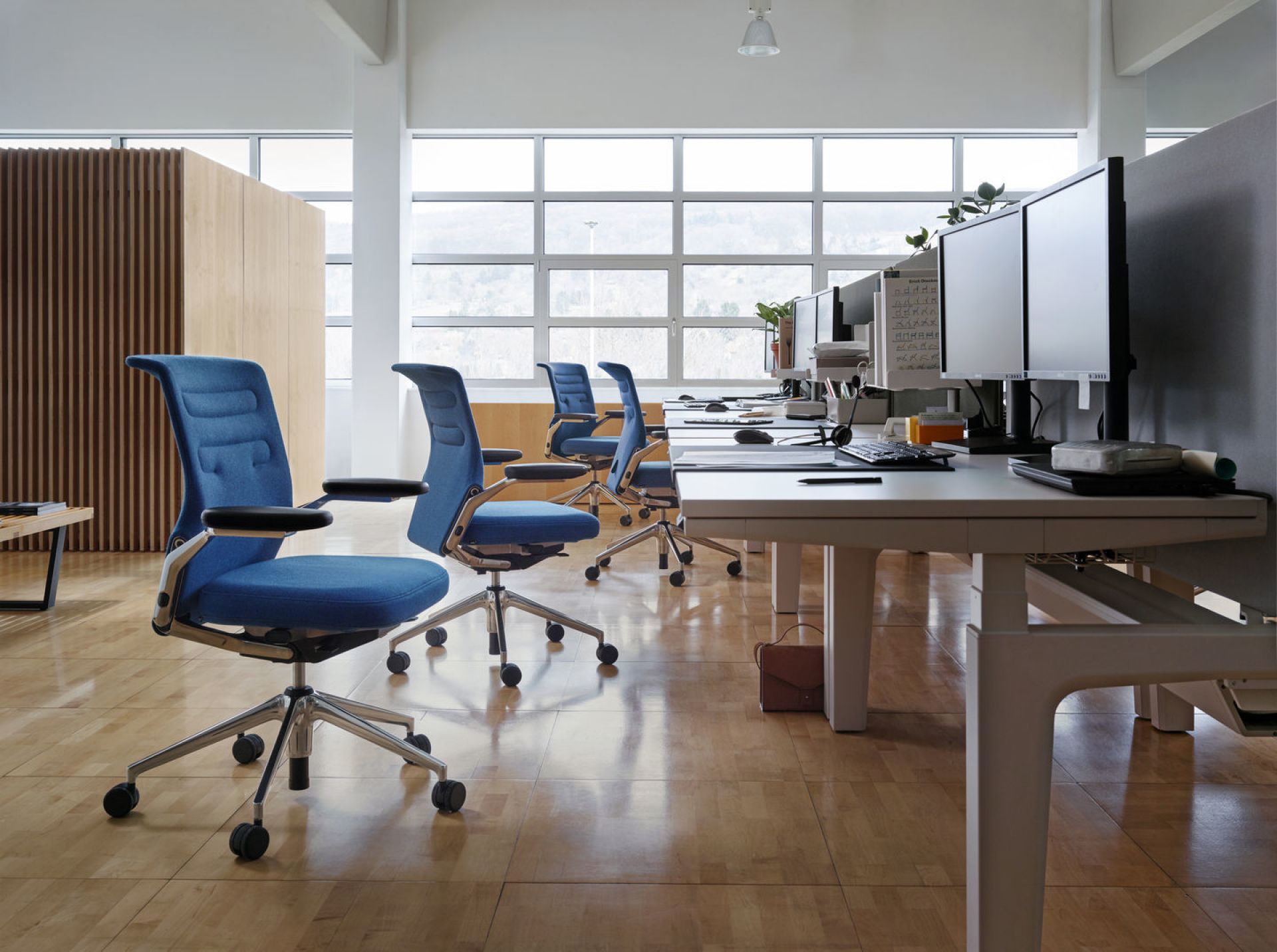 AC5 Work Office Swivel Chair without adjustable Lumbar support Vitra
