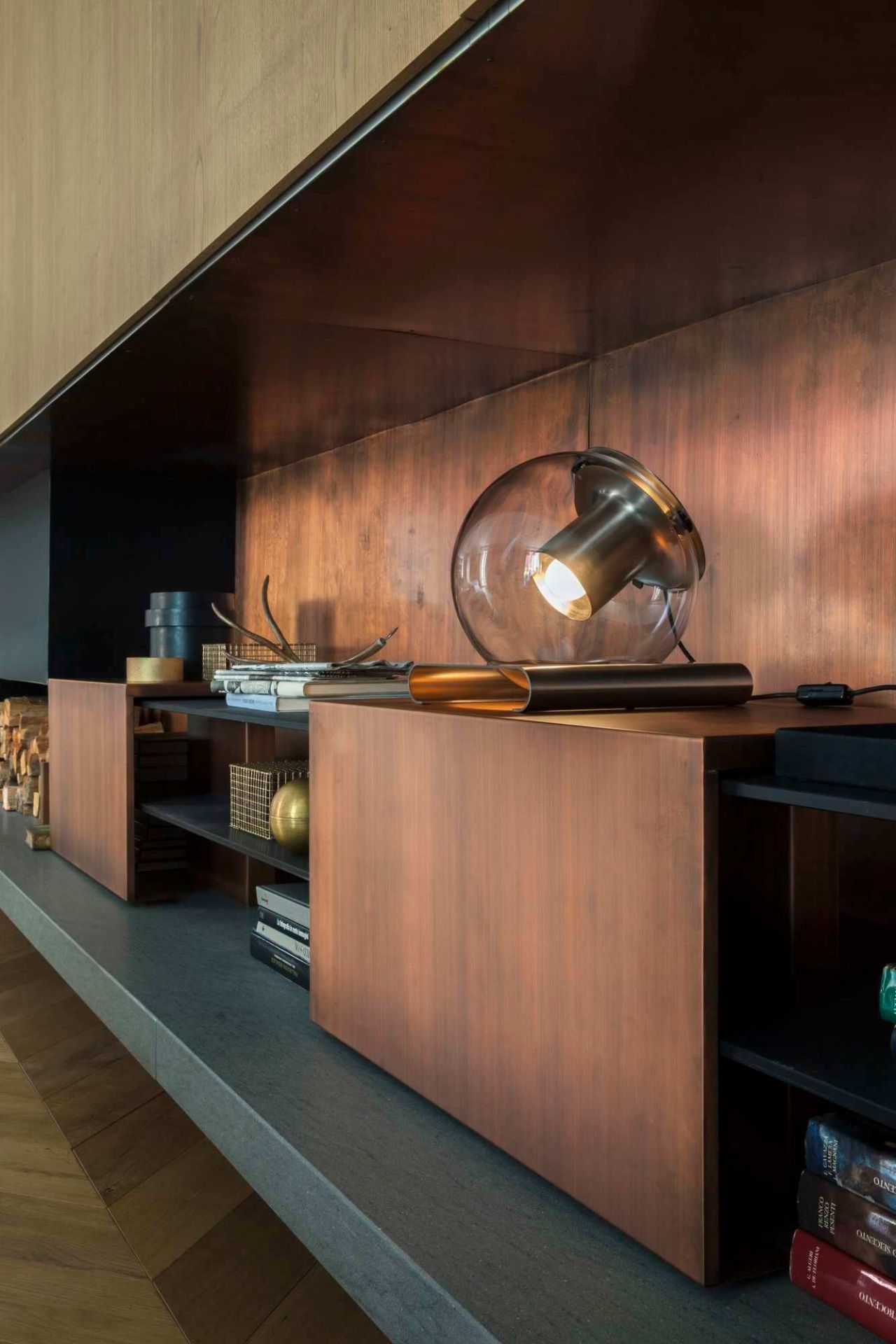 The Globe table lamp 228 Oluce 