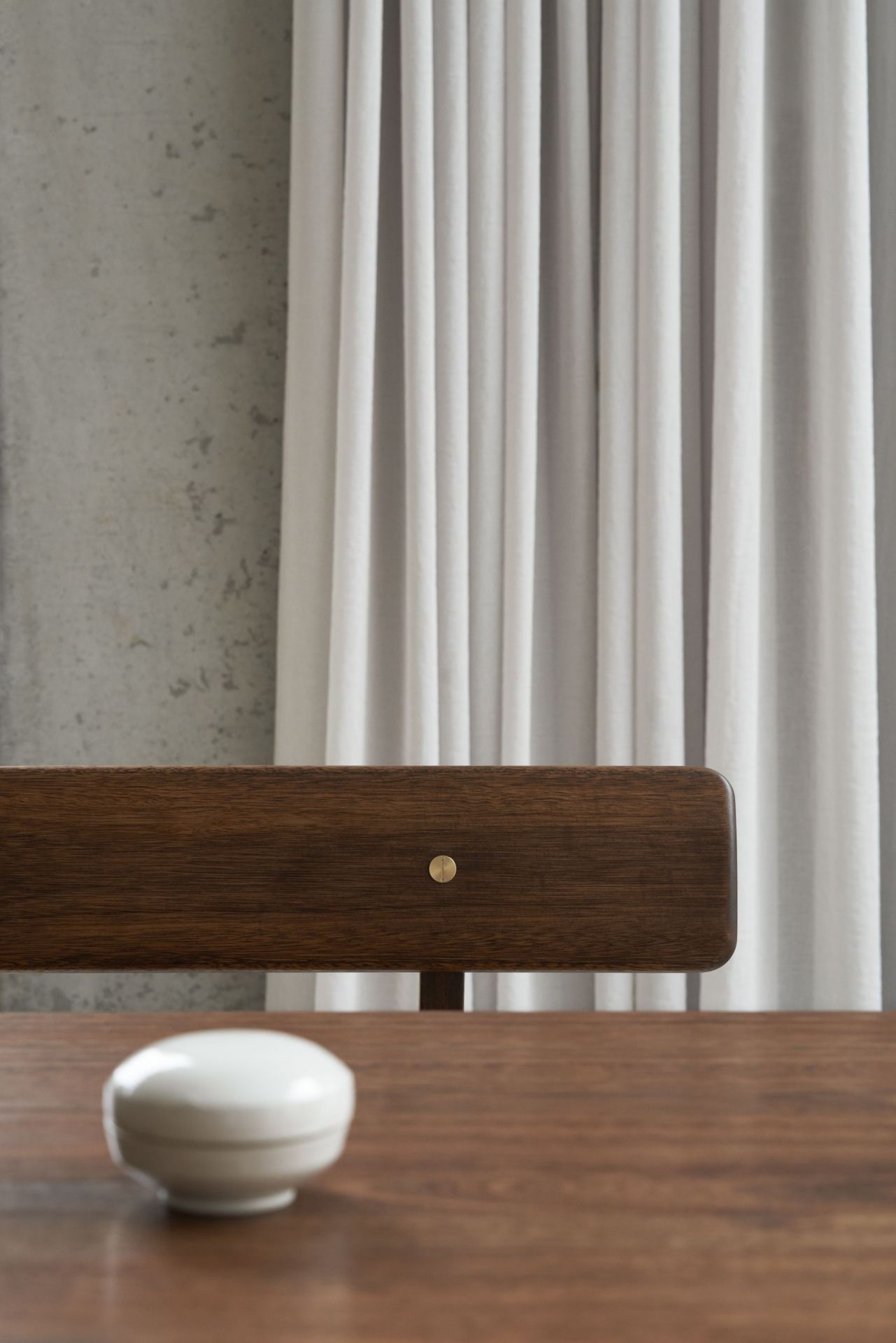 Asserbo Series Table Dark Oiled Eucalyptus Carl Hansen & Søn
