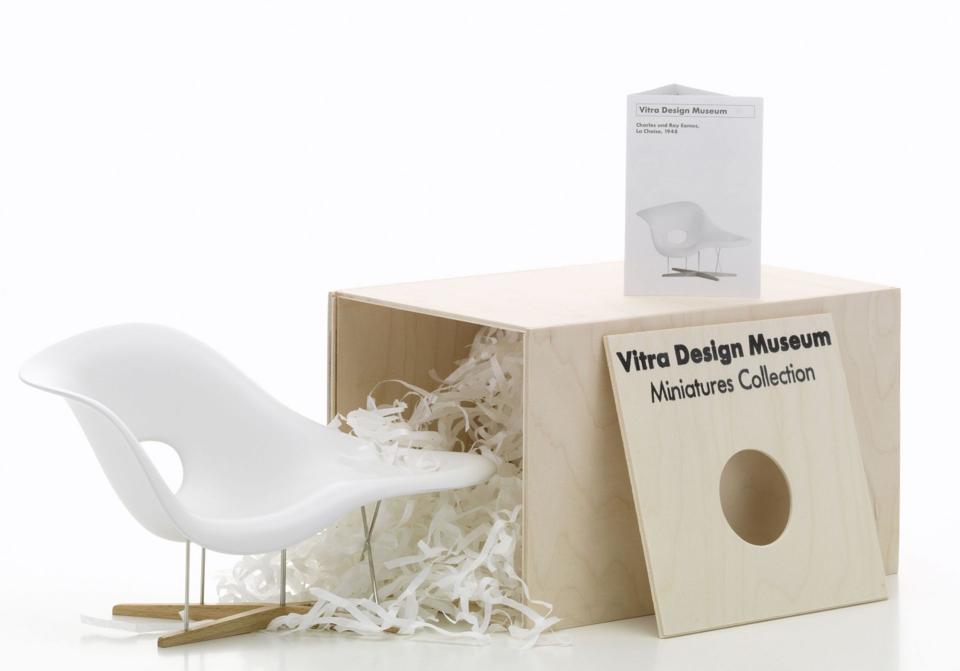 La Chaise [1948] Miniature Lounger Vitra