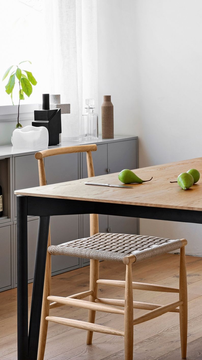 Pelleossa Chair black - straw Miniforms