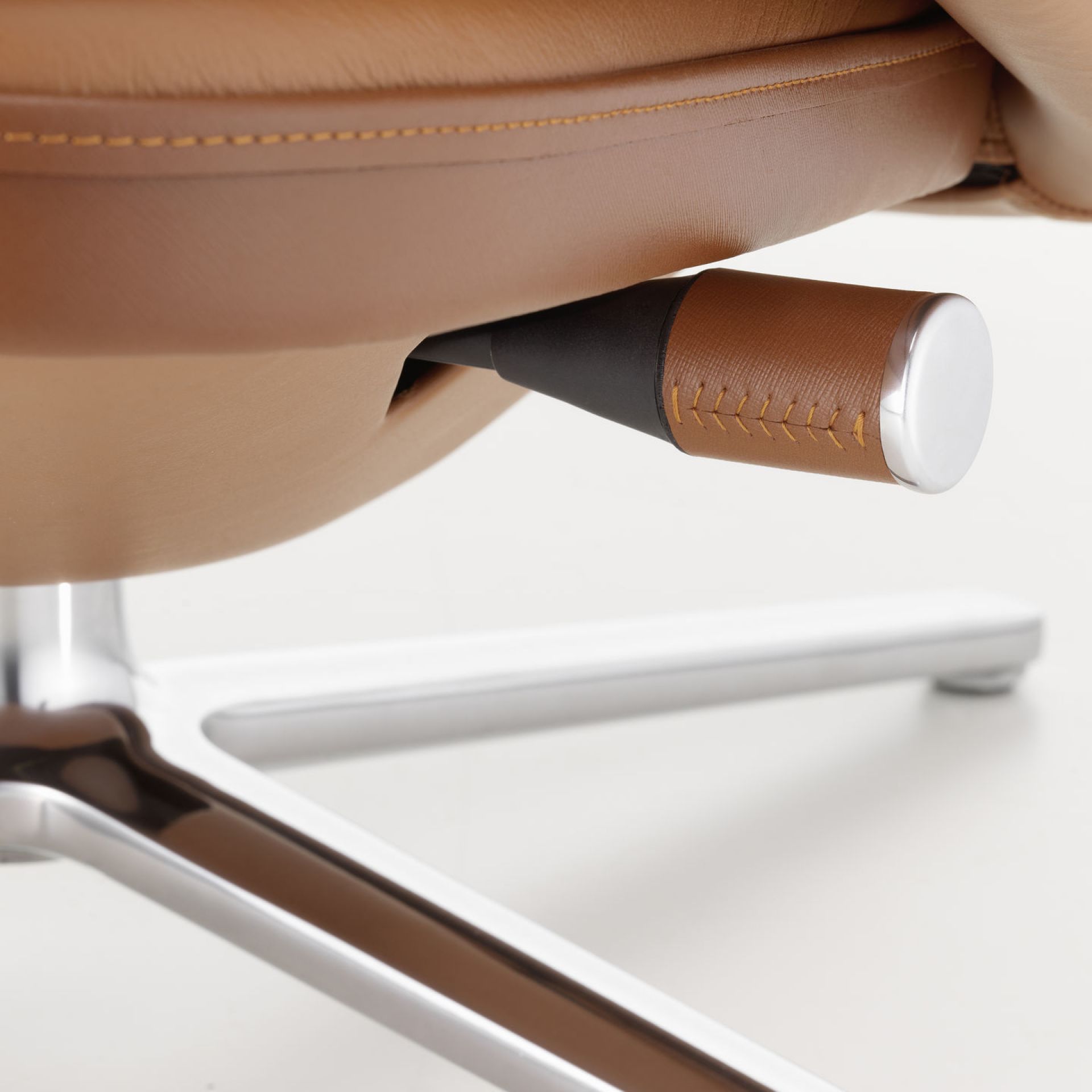 Grand Relax Armchair Vitra 