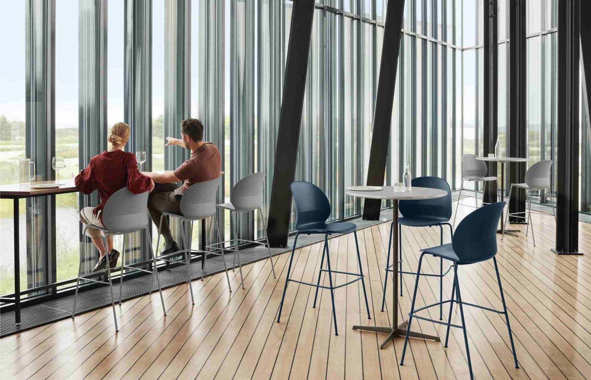 Circular bar table H 108 cm Fritz Hansen