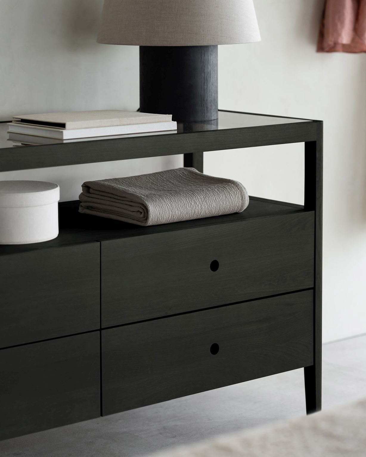Spindle chest of drawers with drawers black lacquered oak Ethnicraft