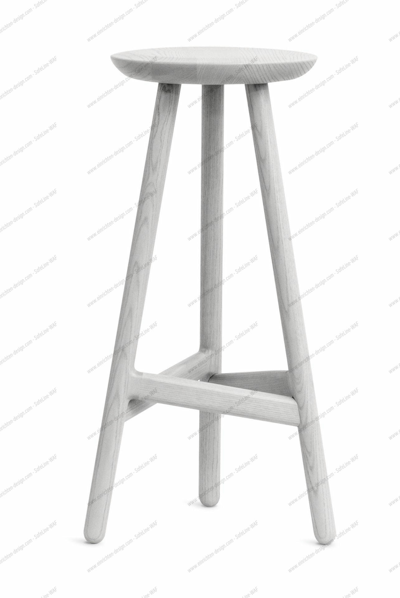 Ninety Stool Barhocker aus Esche in Grau. Moderner Hocker mit drei Beinen.