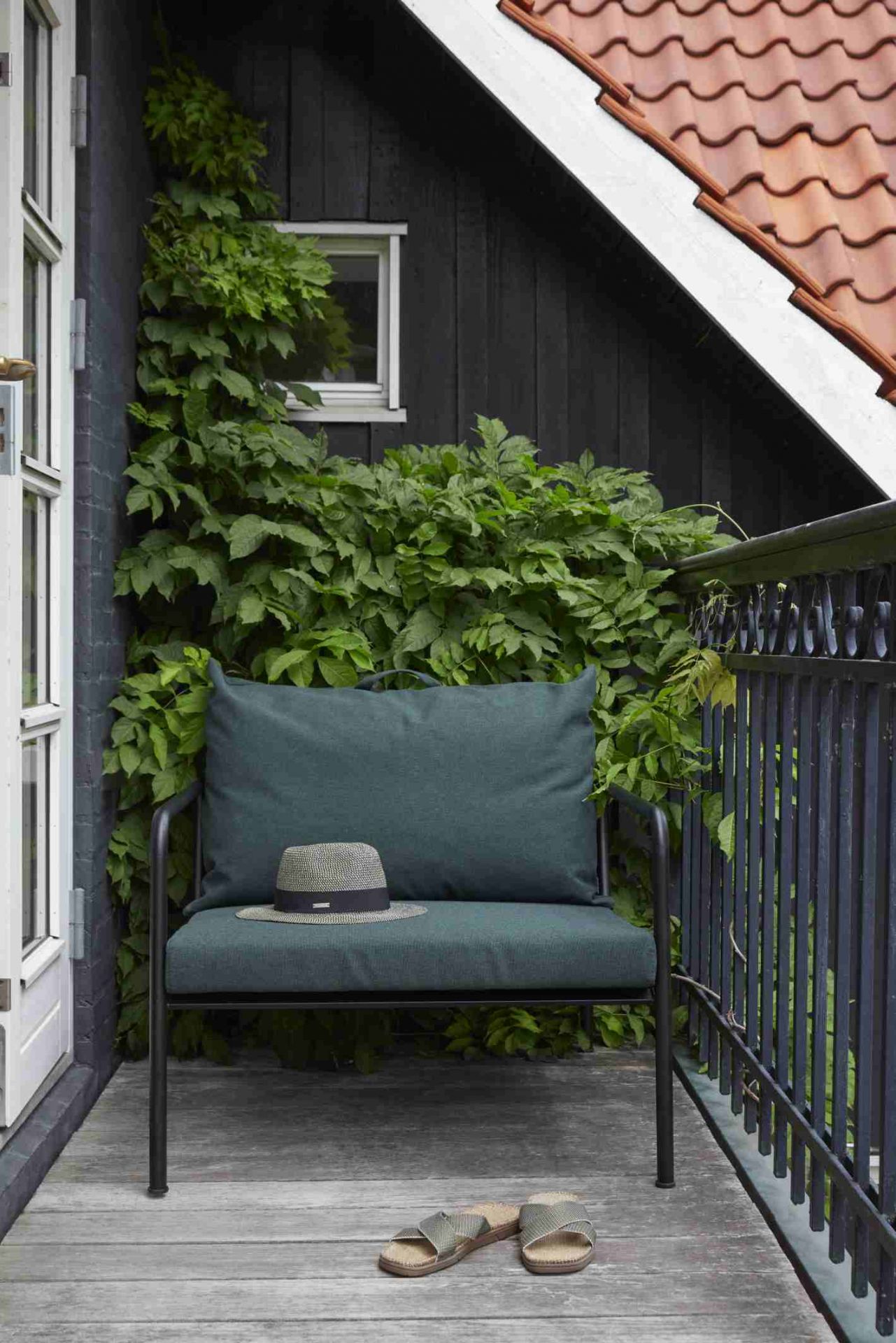 Avon Lounge Chair Outdoor Armchair Houe 