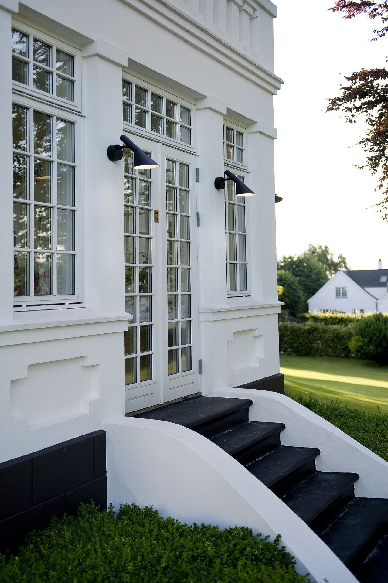AJ 50 Outdoor Wall Light Louis Poulsen