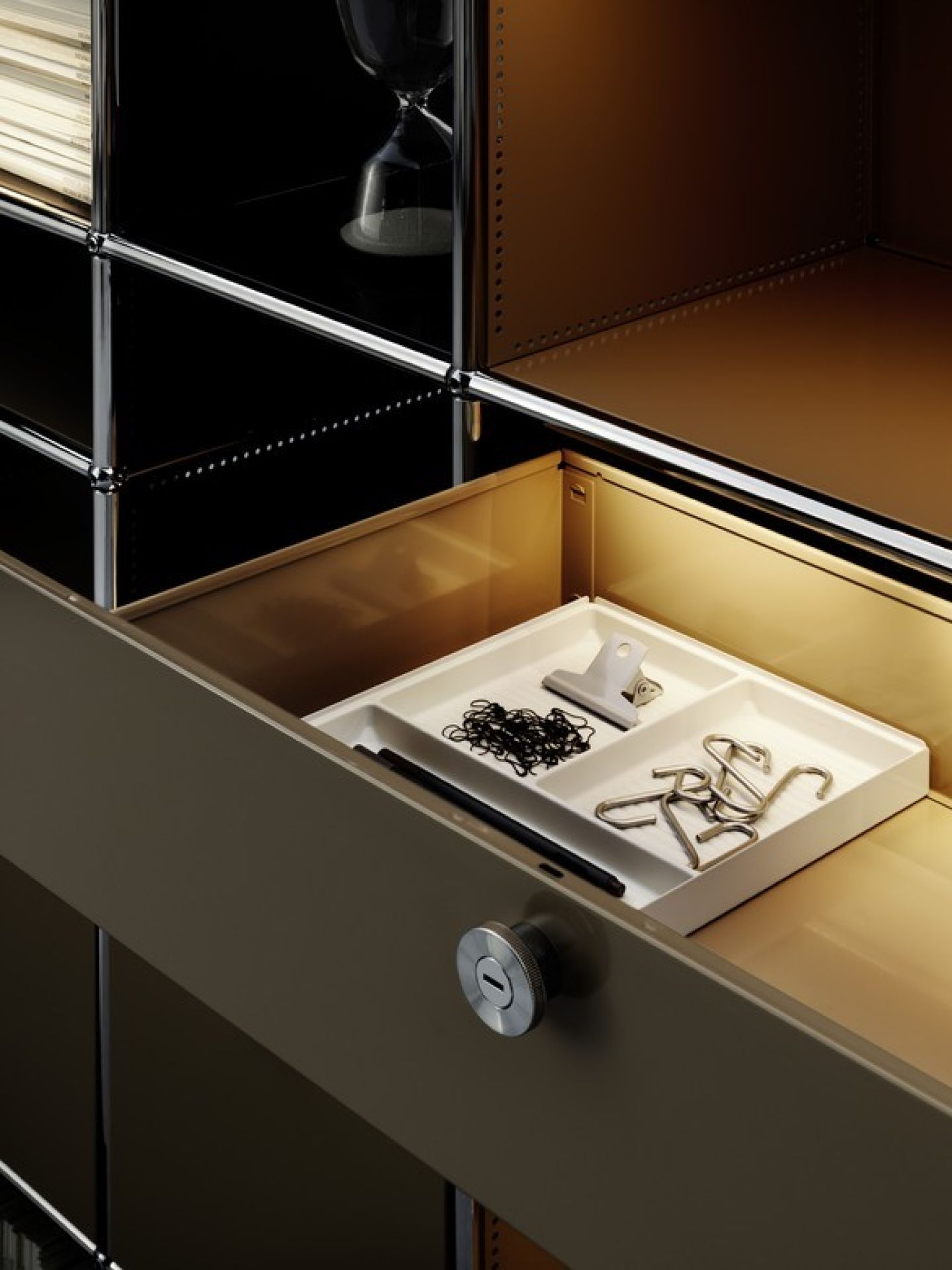 E worktable illuminated beige USM Haller
