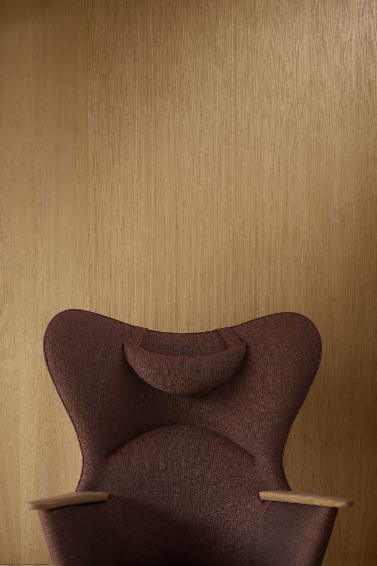 CH78 Mama Bear Chair Neck Pillow Passion Limited Edition Carl Hansen & Søn