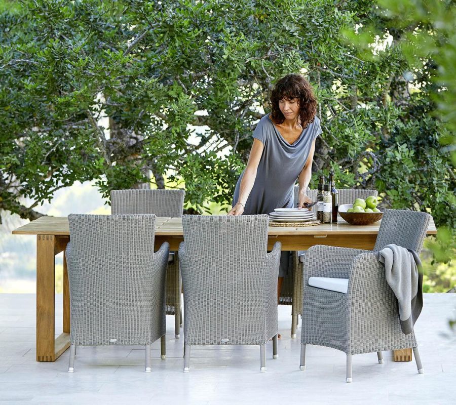 Endless Rectangular Dining Table Cane-Line