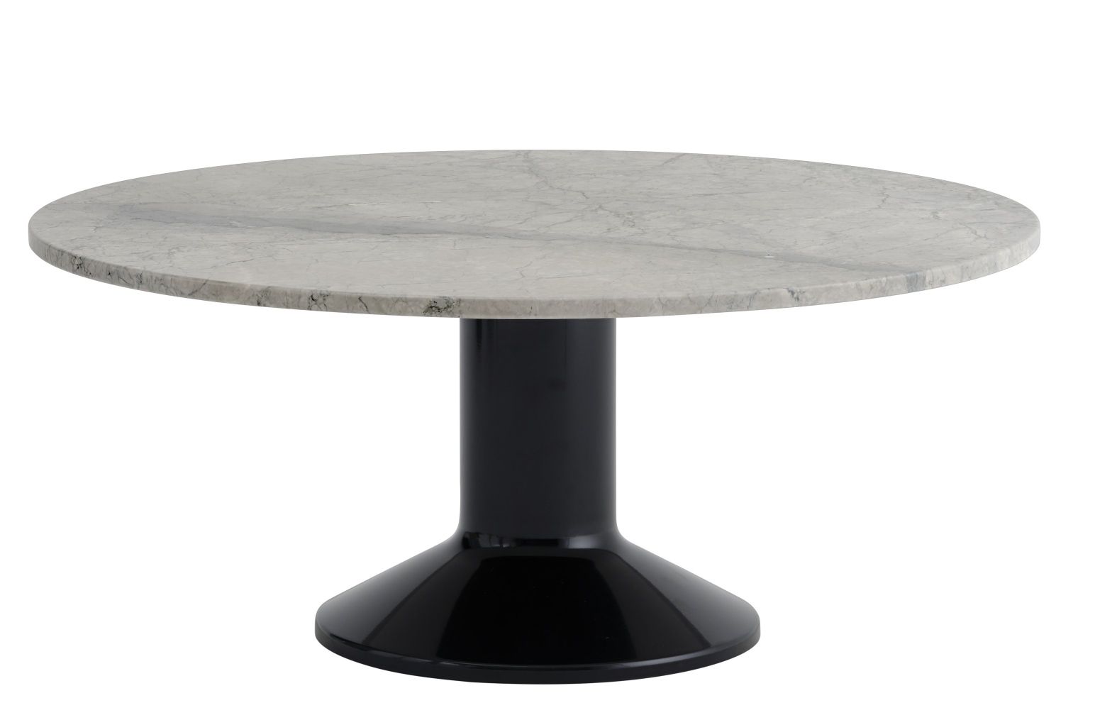 Muuto MIDST Coffee Table Couchtisch mit runder, grauer Marmorplatte und schwarzem Fuß.