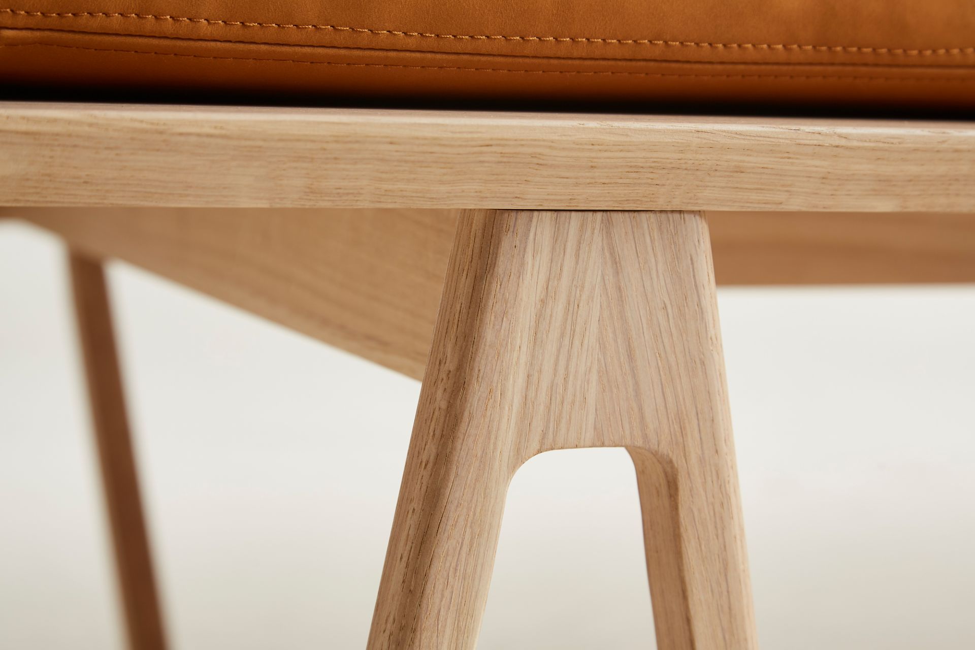 Level Daybed Oak / Cognac Woud
