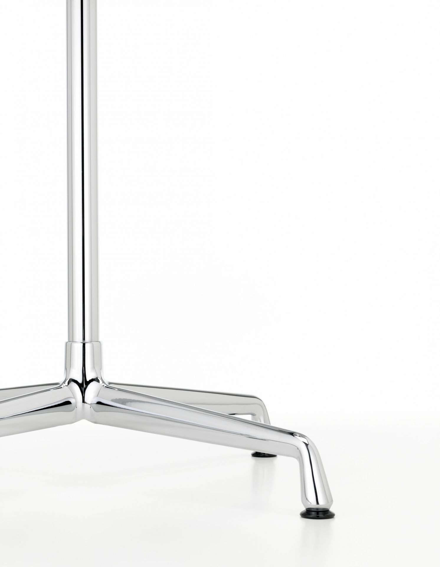 Eames Contract Table round Ø70 cm Vitra