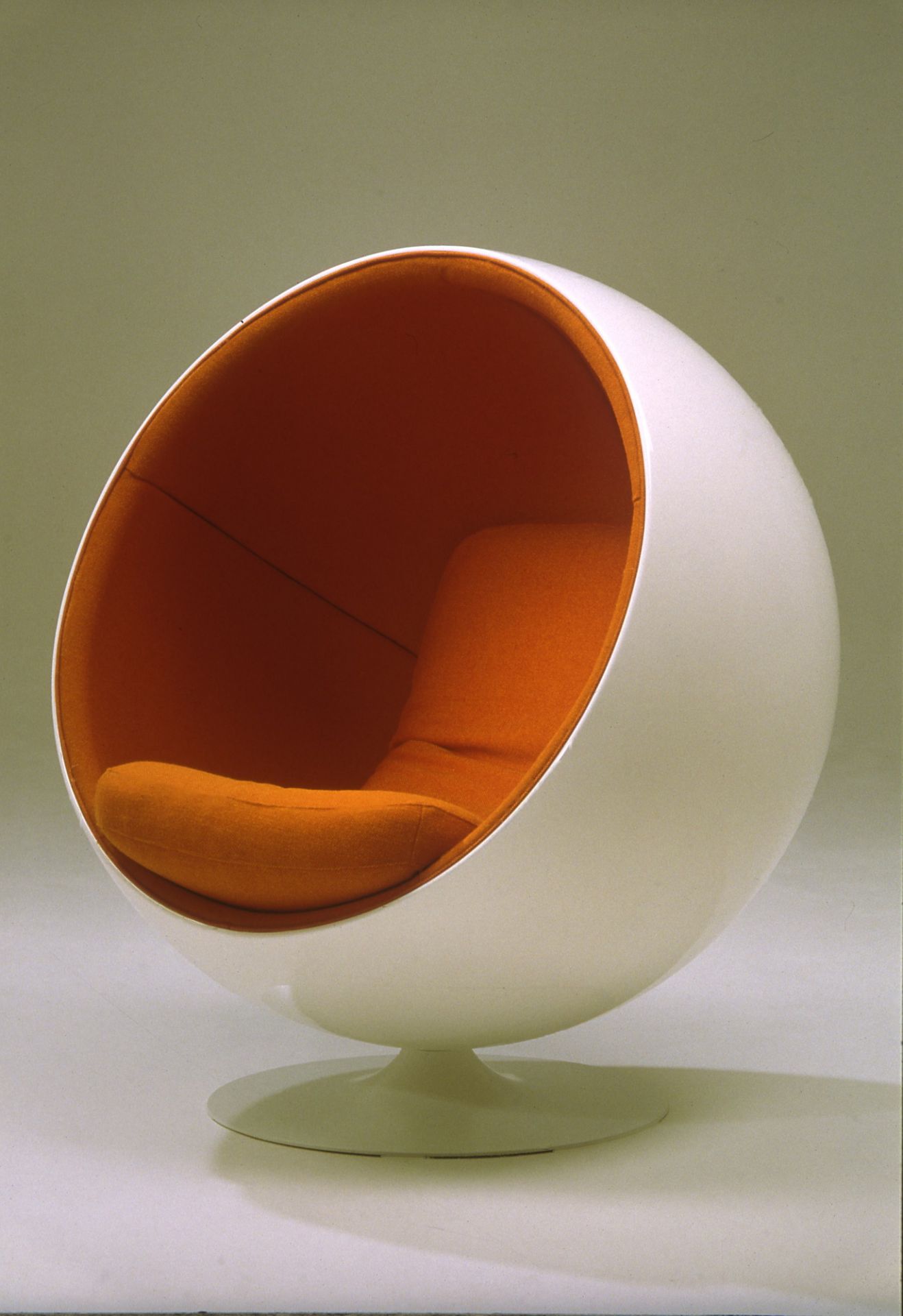 The Giant Ball Chair - Eero Aarnio Originals