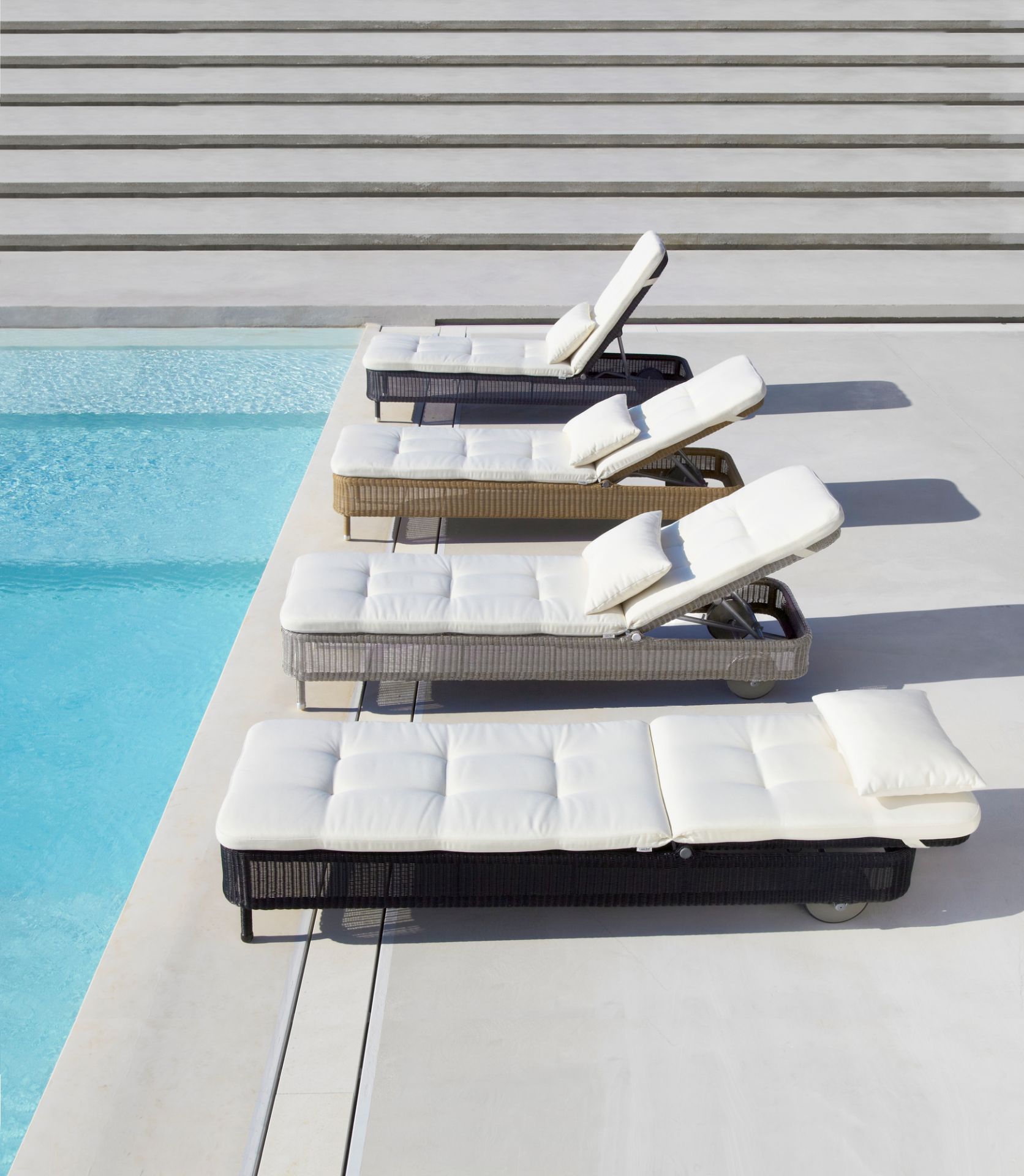 Presley Outdoor Sun Lounger Cane-Line
