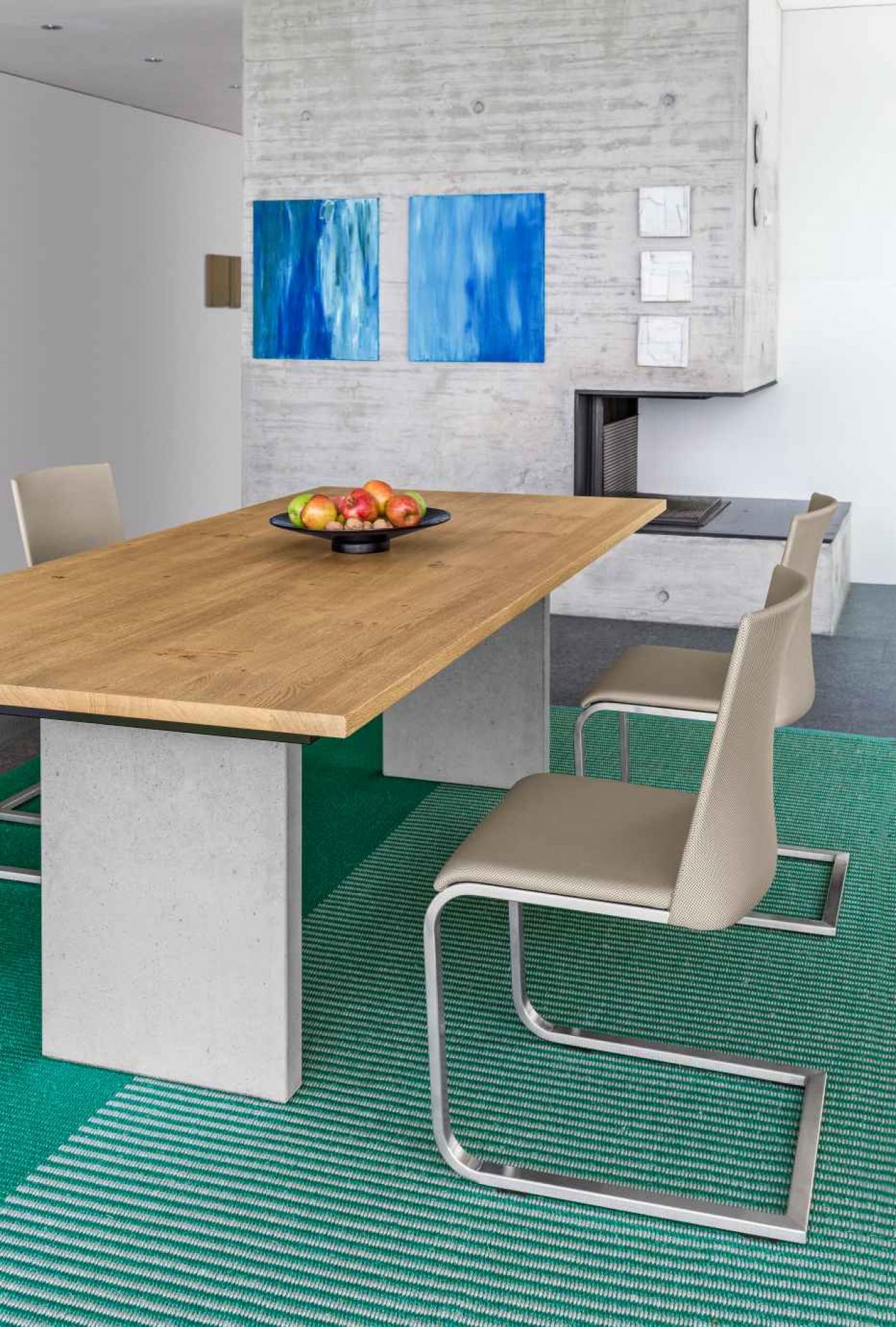 Bela extending table Girsberger