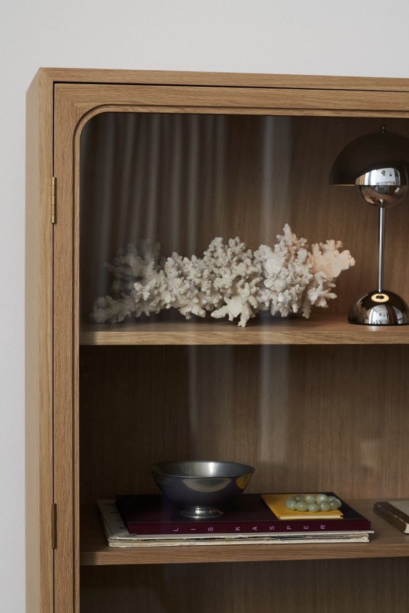 Trace SC88 cabinet / display case AndTradition