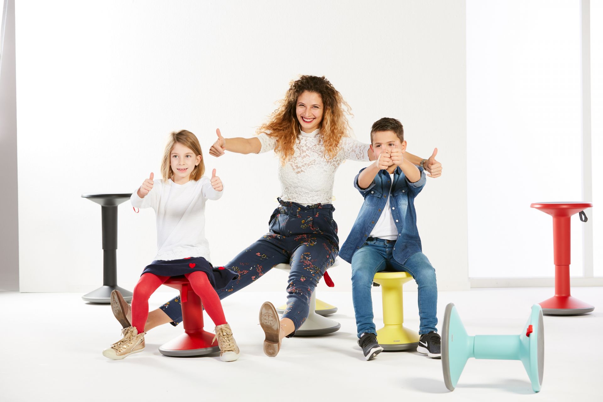 UP Junior Edition Children stool Interstuhl lemon