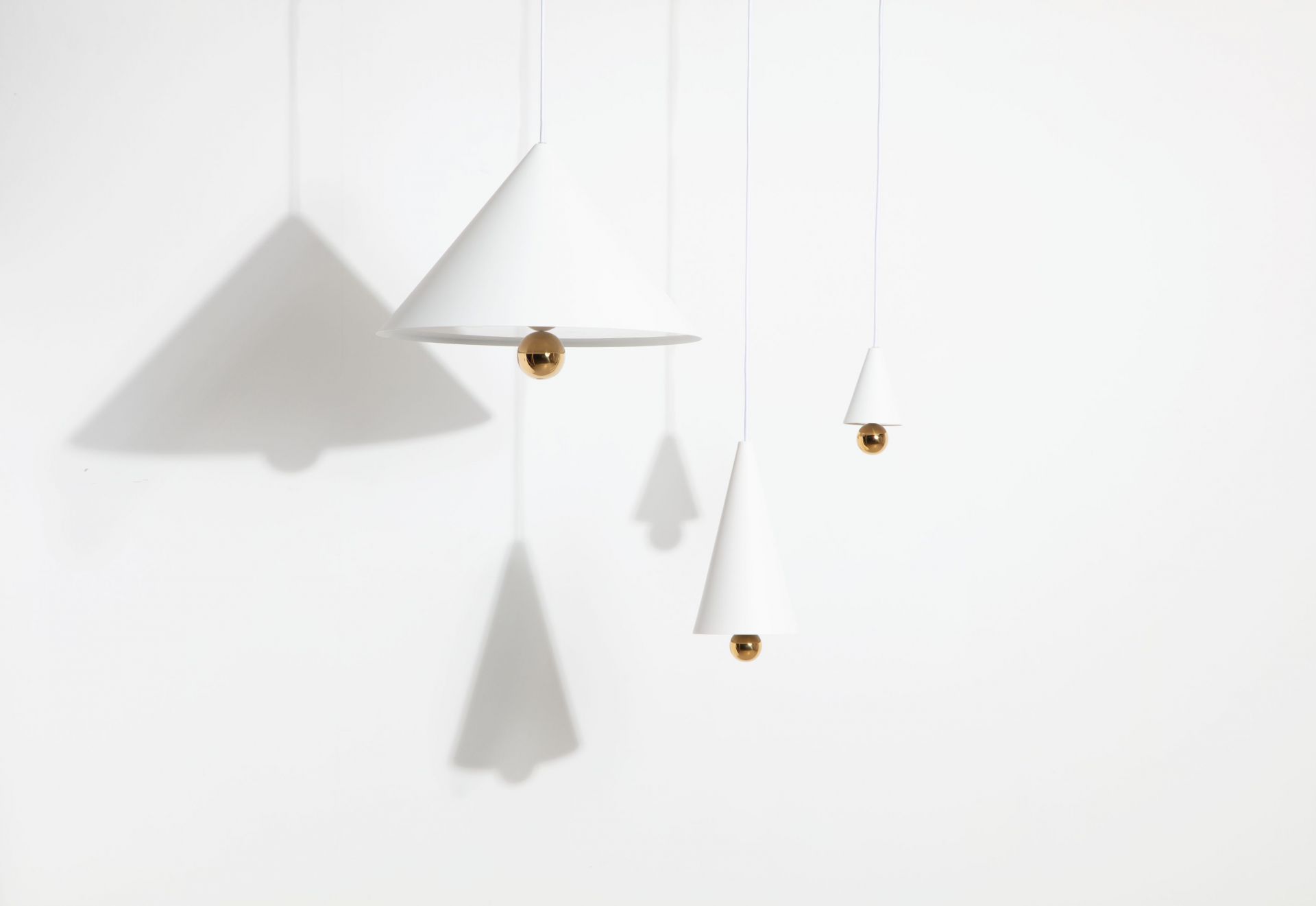 Cherry Pendant light Pendant lamp L Petite Friture White