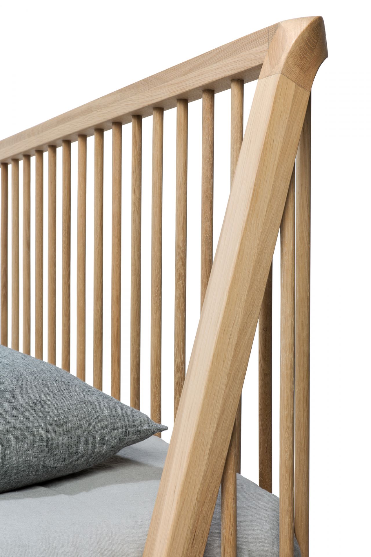 Spindle bed oak Ethnicraft
