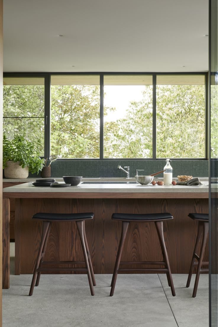 Osso Counter Stool Bar stool with seat cushion leather black Ethnicraft 