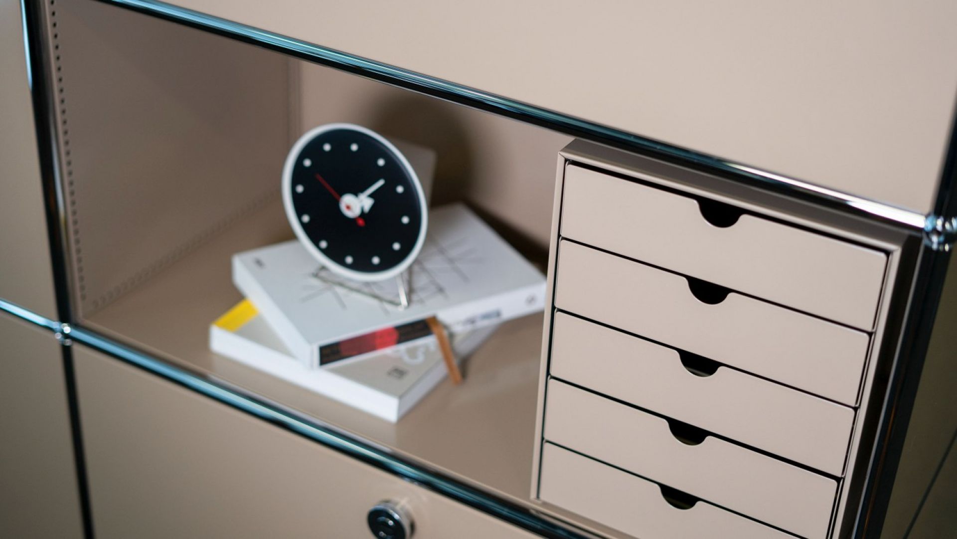 USM Haller Inos box set C4 with 5 closed trays Home Office