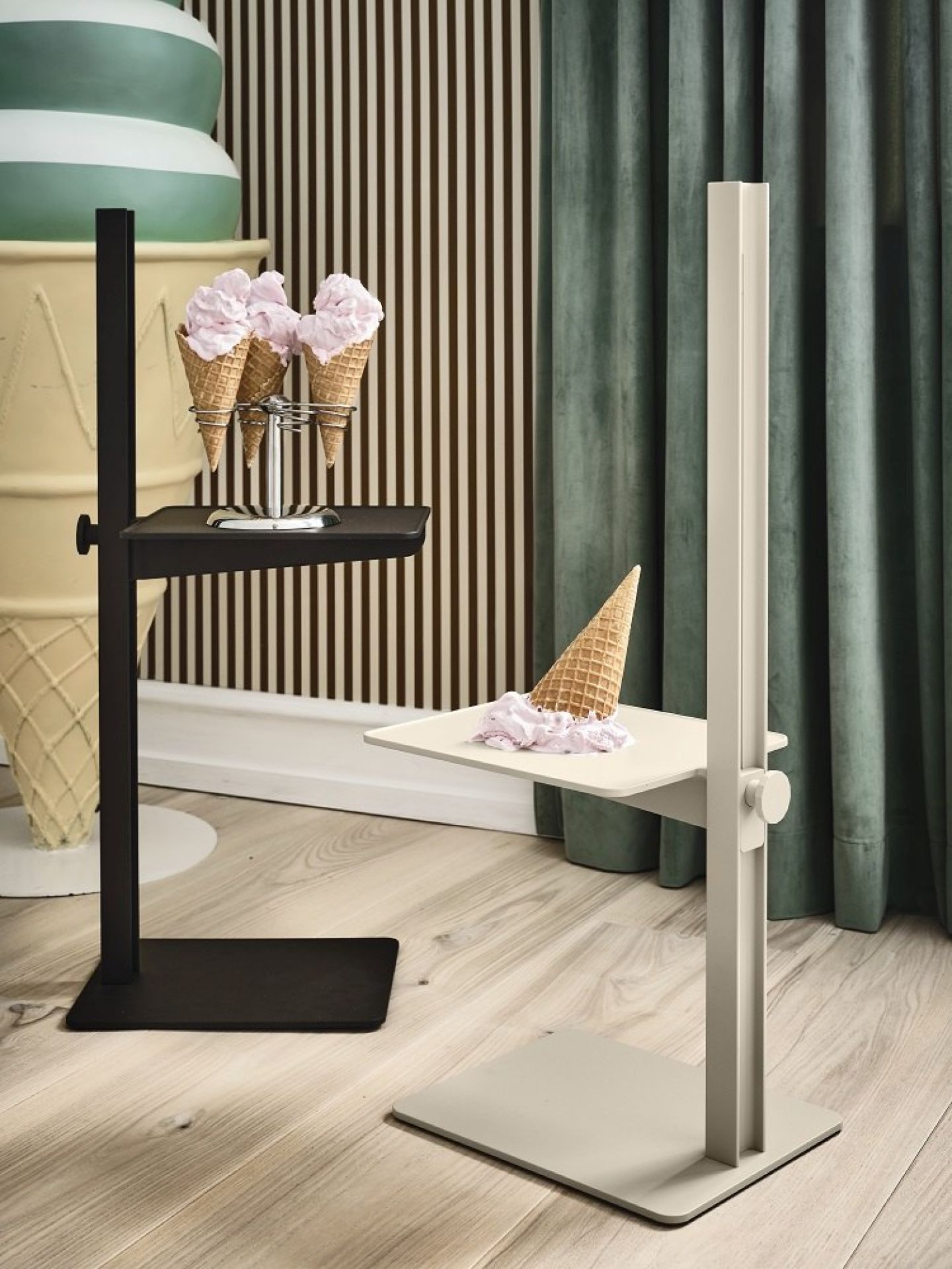 Museum Sidetable Adjustable in Height String Furniture