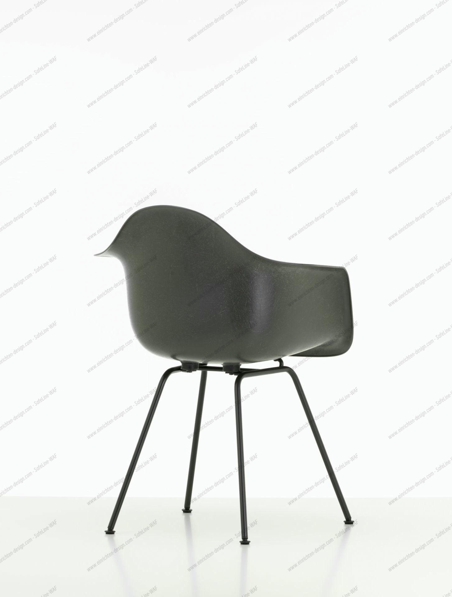Eames Plastic Arm Chair DAX Chair Vitra Chrome - Deep black