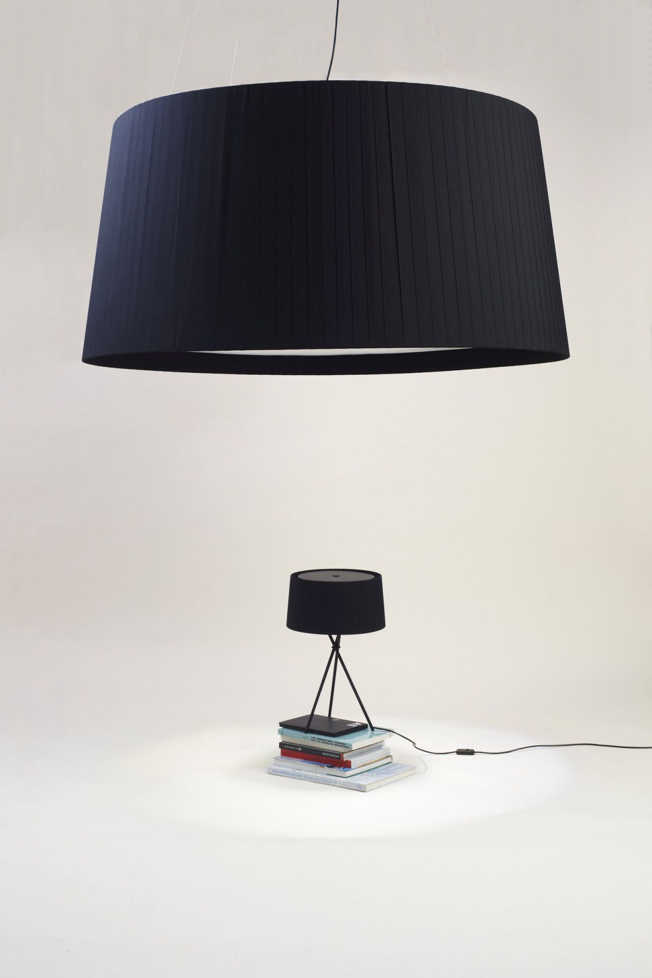 Tripode G6 Table Lamp Santa & Cole