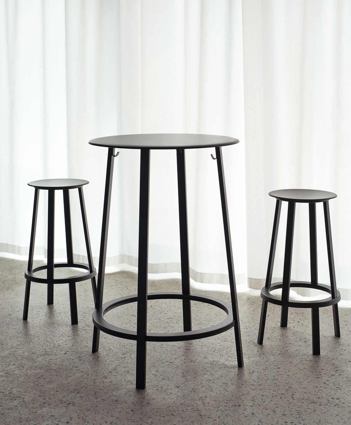 Revolver Table Hay