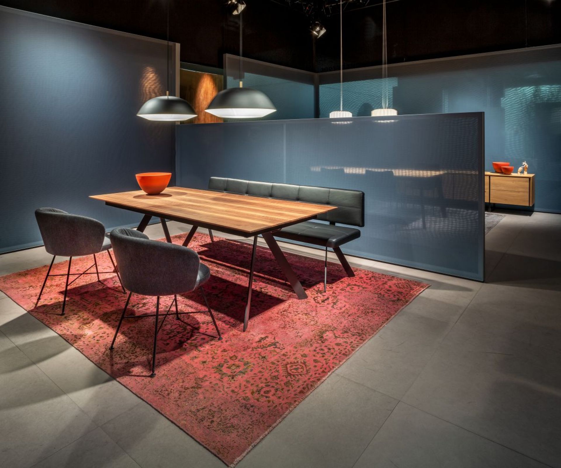 Carim bench with backrest Girsberger