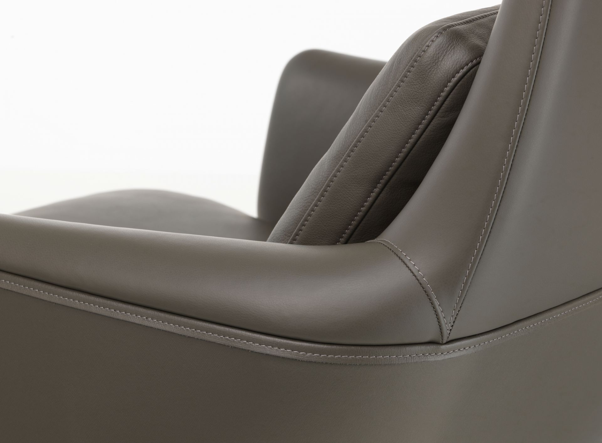 Grand Relax Armchair Vitra 