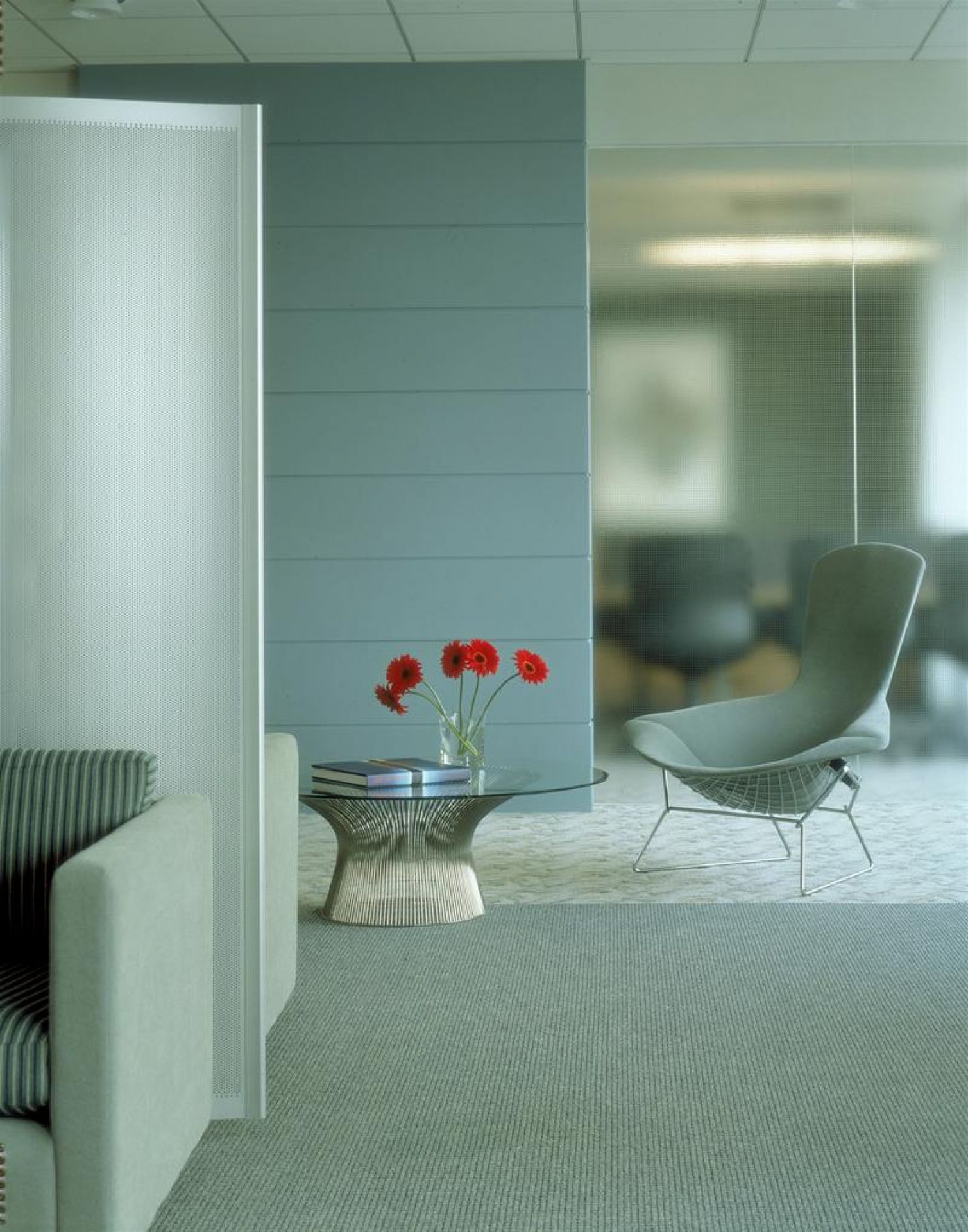 Platner Dining table crystal glass / polished nickel Knoll International - QUICK SHIP 
