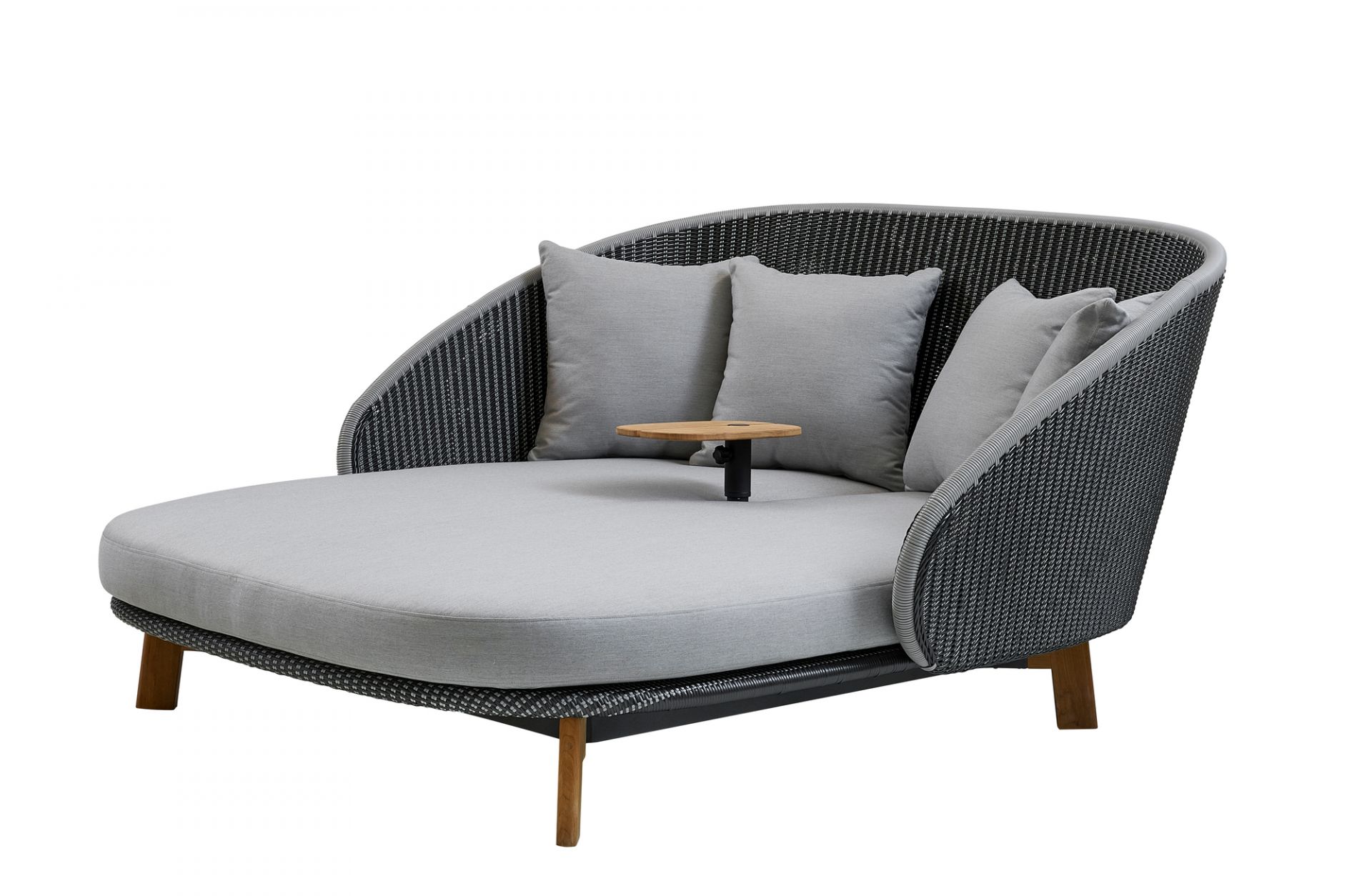 Peacock Outdoor Lounger with table and cushions Cane-Line