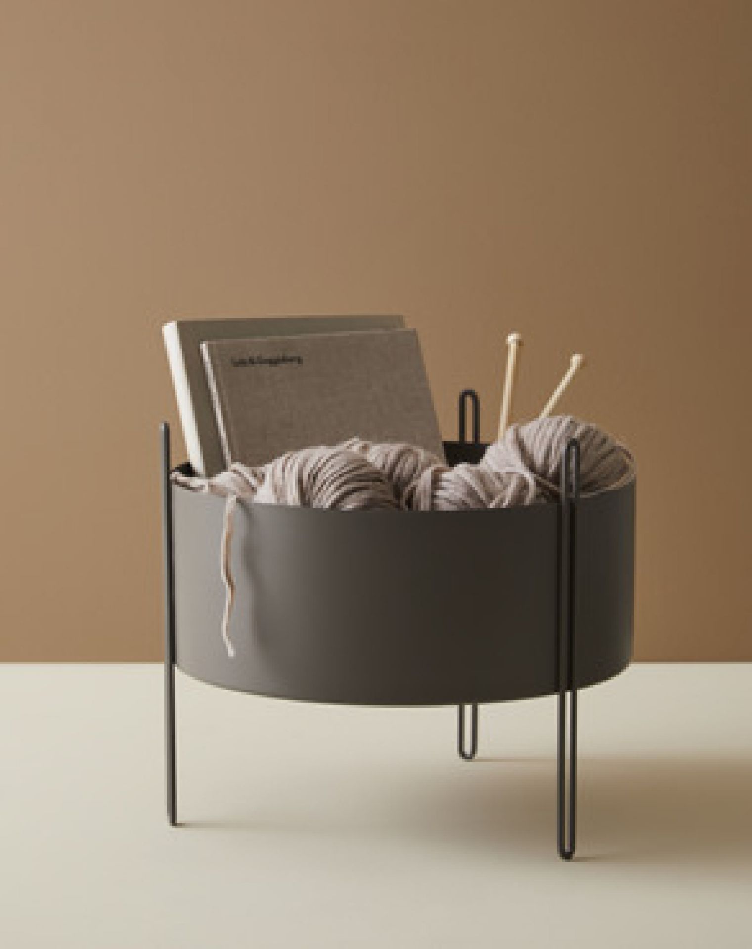 Pidestall Planter Medium Woud