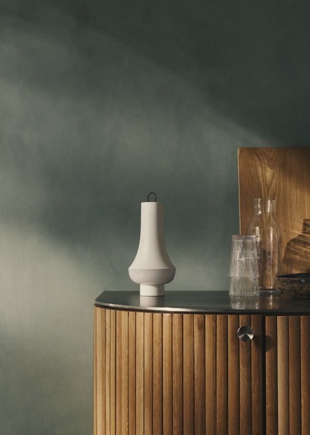 Tomoshi Portable rechargeable lamp / table lamp Louis Poulsen