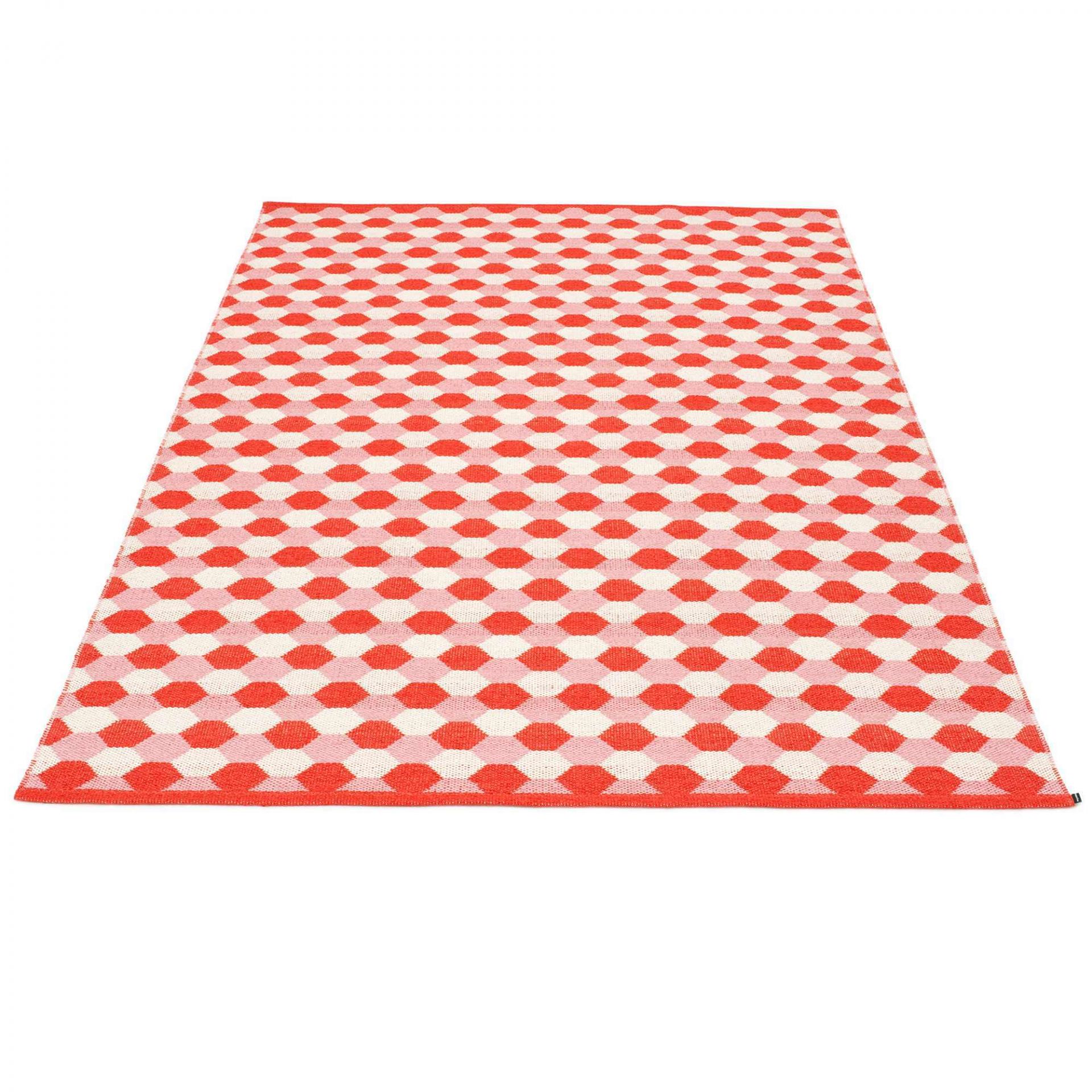 Dana plastic carpet 180x275 coral Pappelina