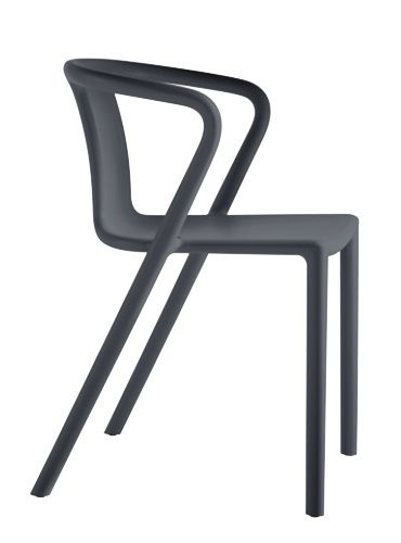 Schwarzer Air Armchair Stuhl von Magis für drinnen und draußen mit Armlehnen, Seitenansicht.
