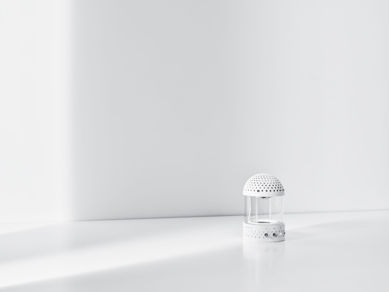 Lightweight speaker Transparent