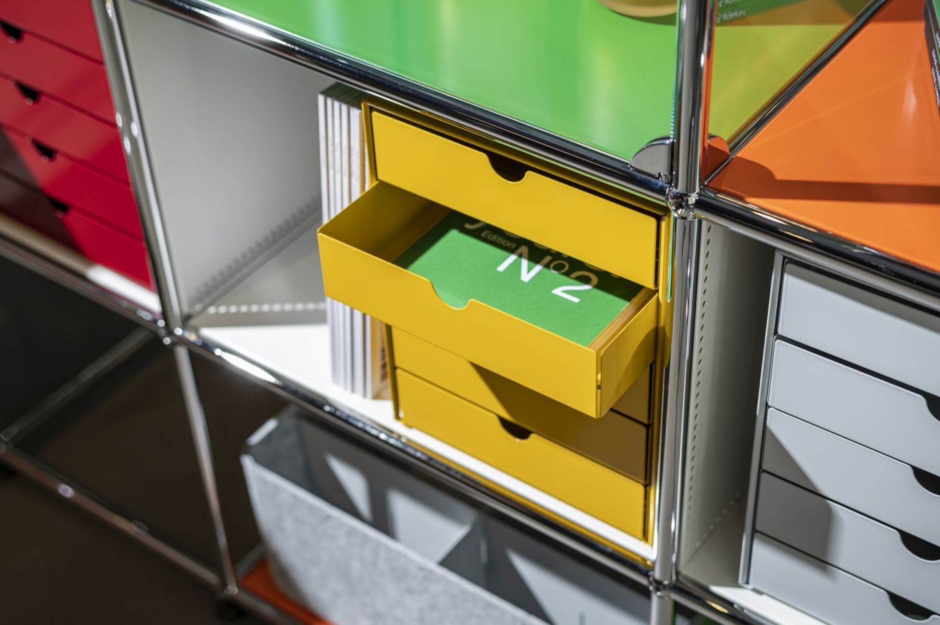 USM Haller Inos box set C4 with 5 closed trays Home Office