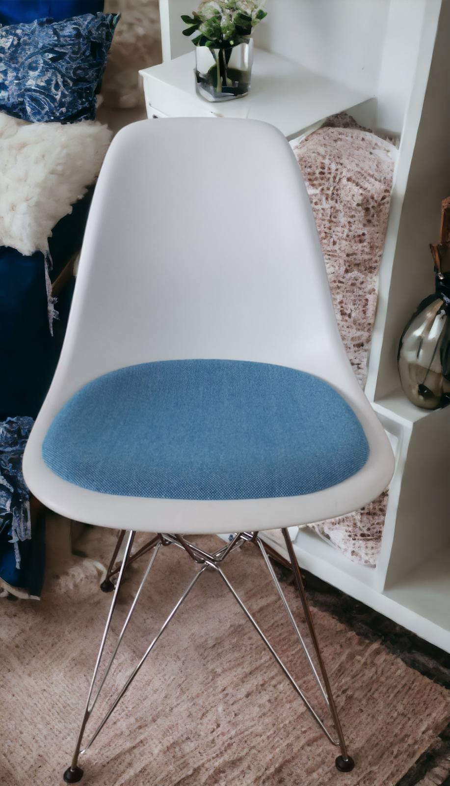 Eames Plastic Side Chair DSR chair with seat cushion Vitra chrome - Hopsak BLUE, WHITE EXHIBITION PIECE (3x available) 