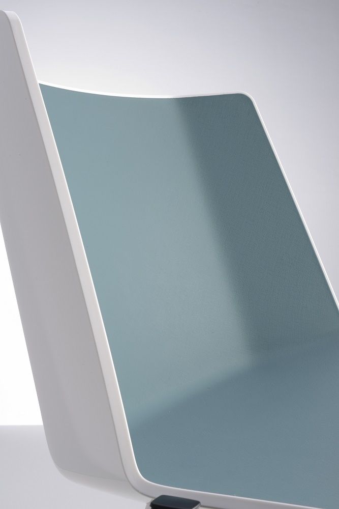 AÏKU Chair sled base White MDF Italia