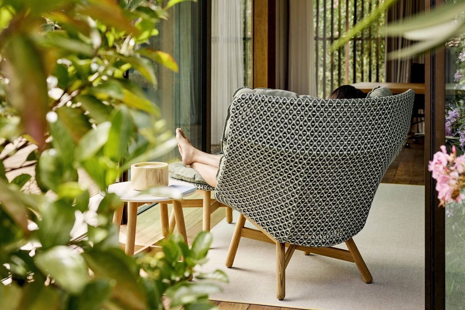 Mbrace Outdoor Wing chair High-back Dedon
