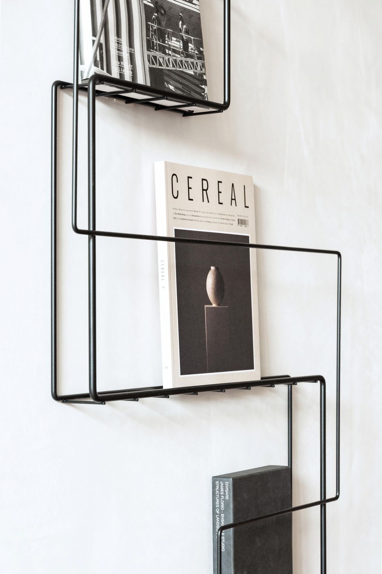 Revue newspaper and brochure holder wall Schönbuch 
