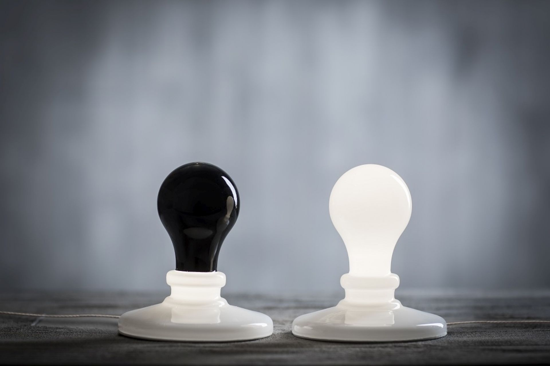 Light Bulb Tavolo LED Table lamp Foscarini