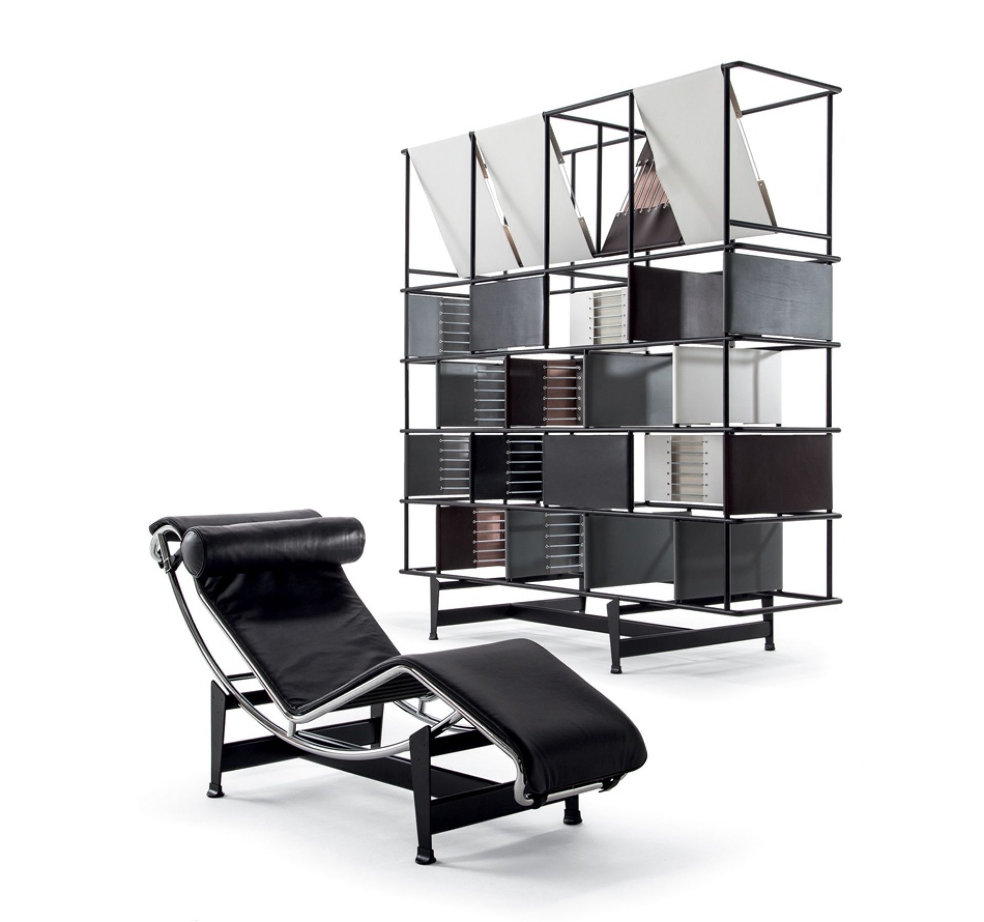 4 Chaise Longue à reglage continu recliner leather black ( graphite ) / neck roll same leather colour Cassina PRE-SUPPLIED QUICK-SHIP COMBINATION