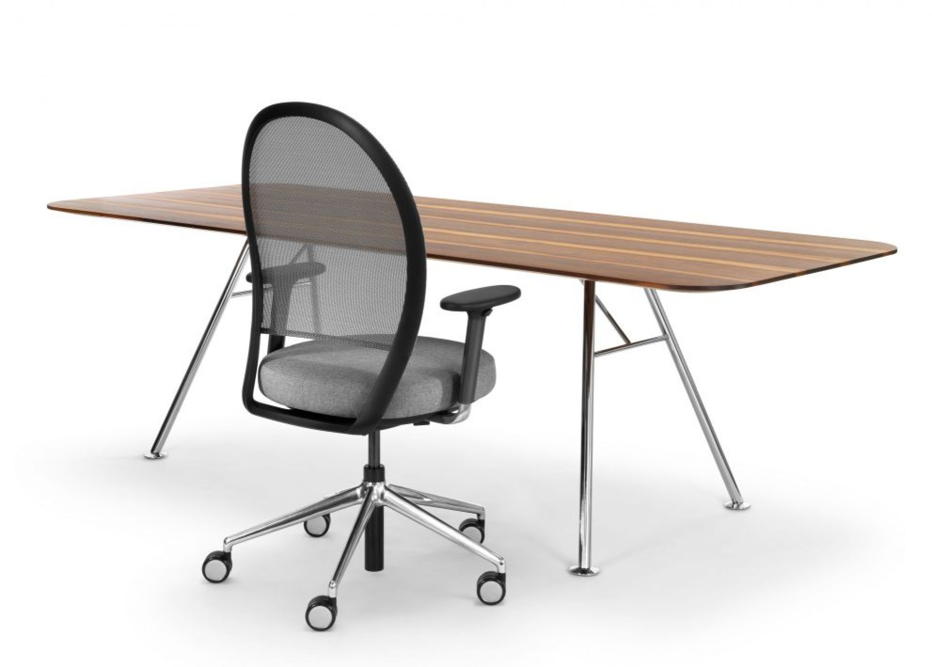 Akio Steel Table Girsberger