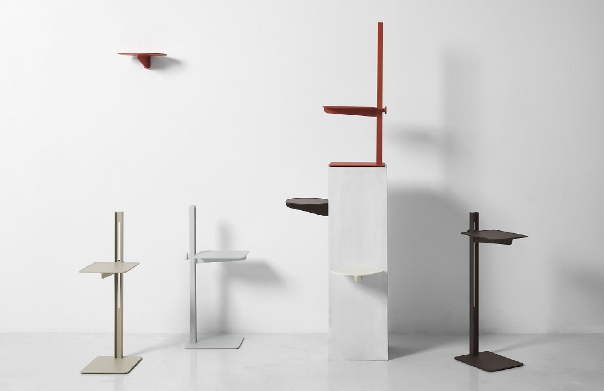Museum Sidetable Adjustable in Height String Furniture