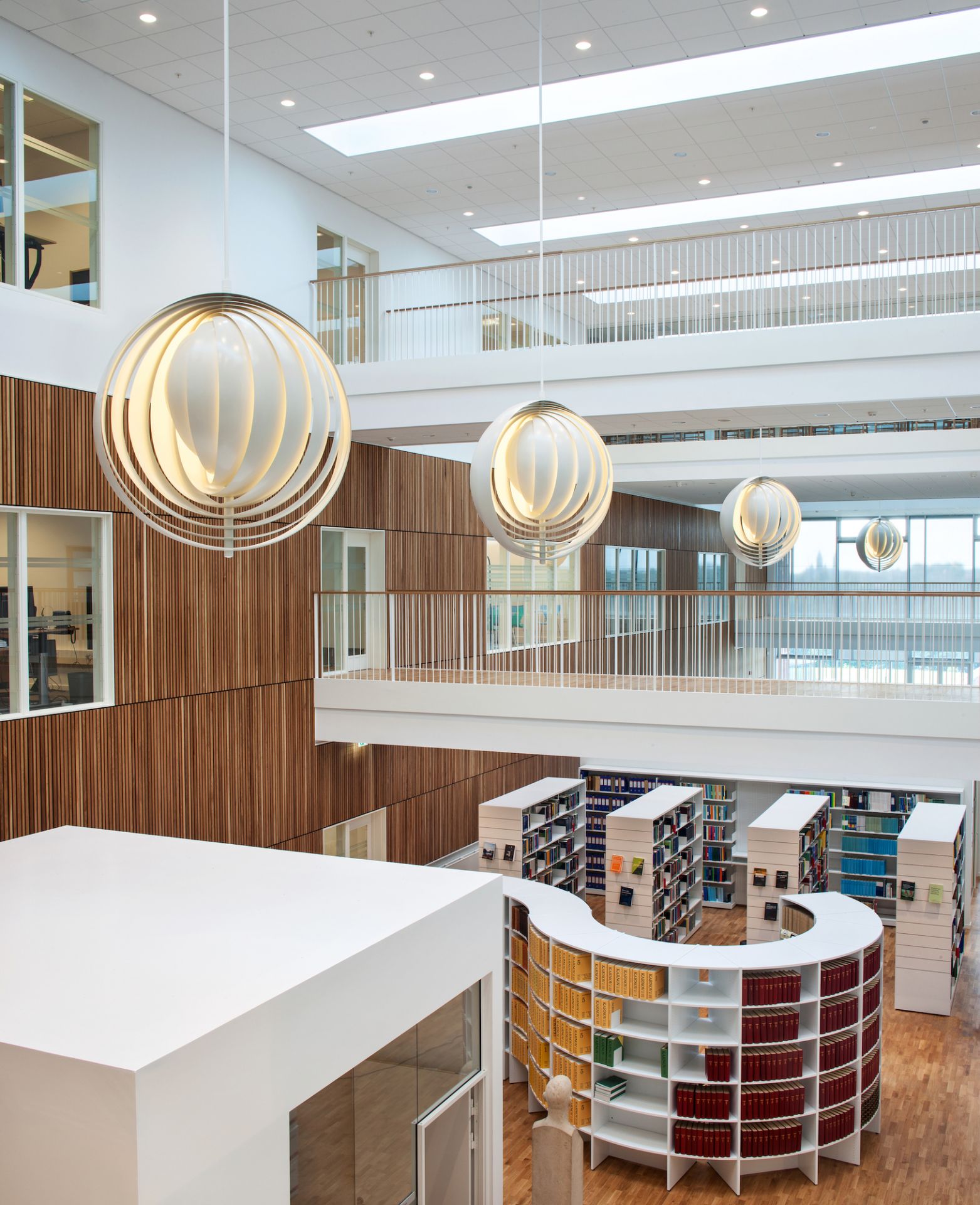 Moon XXXL Pendant Lamp Verpan